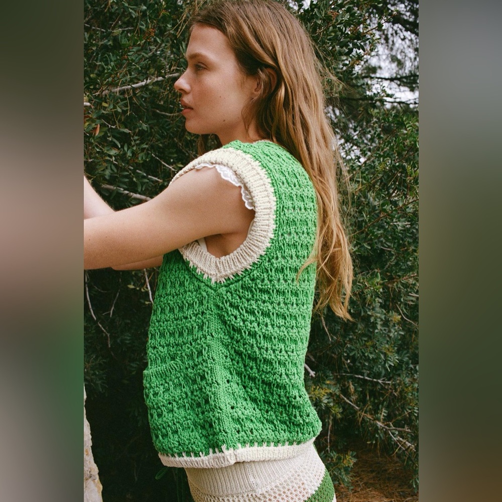 ZARA Large Button Knit Vest Top - Picture 2 of 10